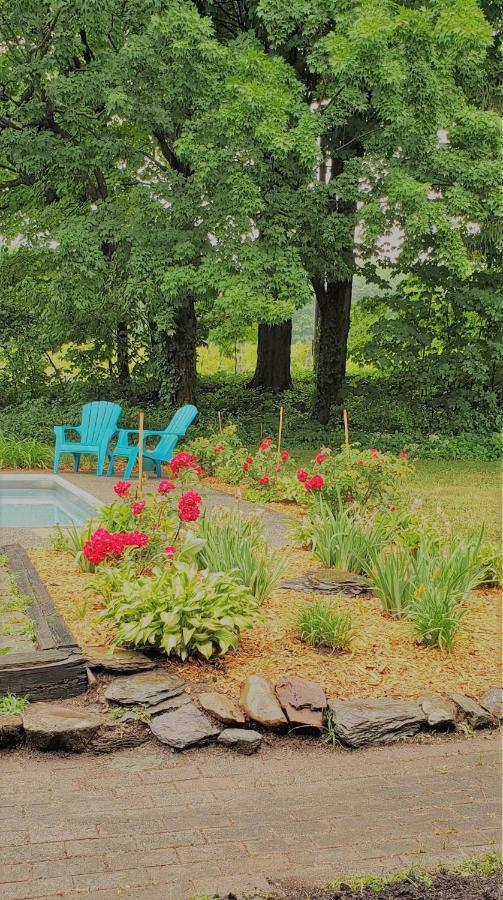 Auberge Du Vignoble Bromont Bagian luar foto