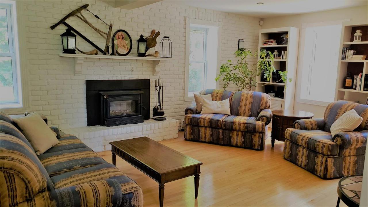 Auberge Du Vignoble Bromont Bagian luar foto