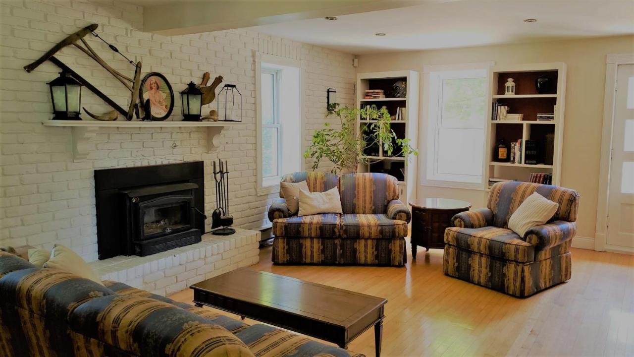 Auberge Du Vignoble Bromont Bagian luar foto
