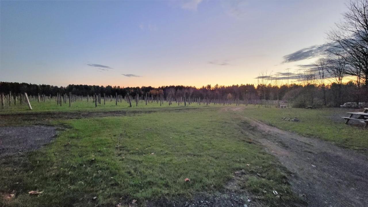 Auberge Du Vignoble Bromont Bagian luar foto