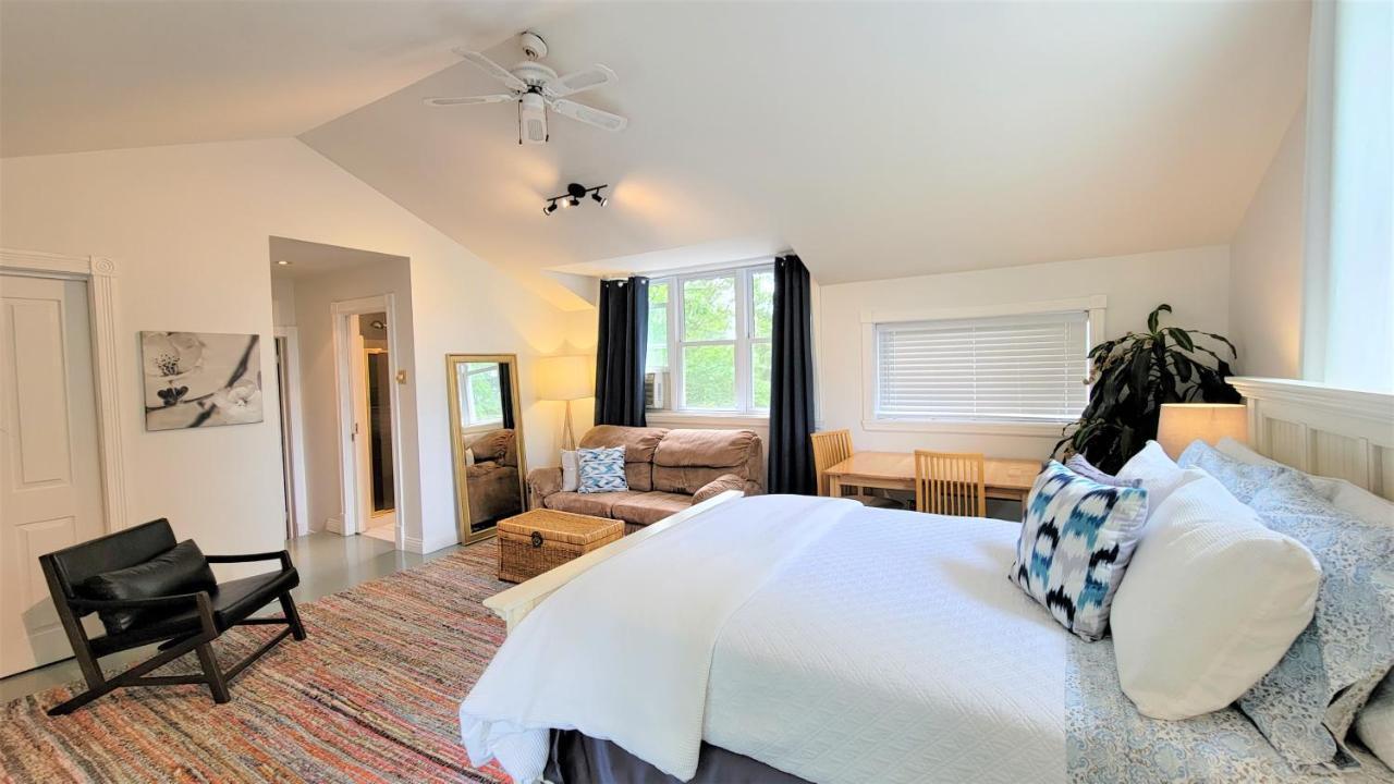 Auberge Du Vignoble Bromont Bagian luar foto