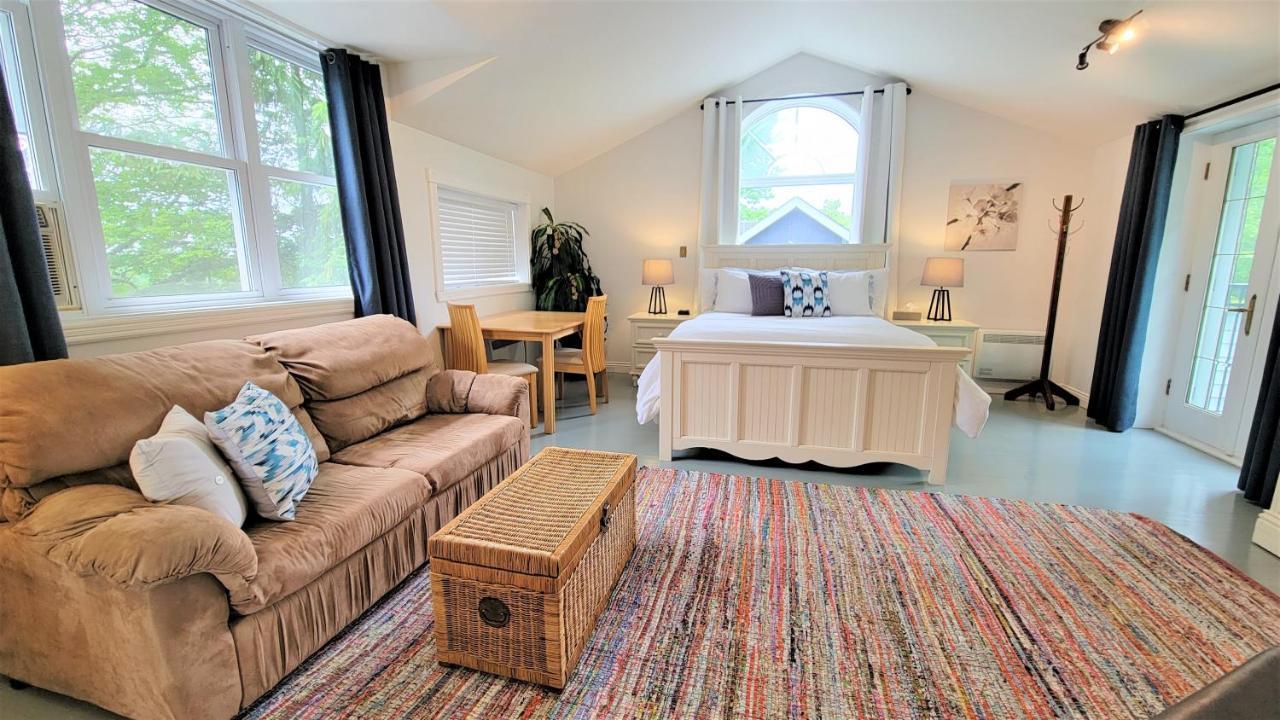 Auberge Du Vignoble Bromont Bagian luar foto
