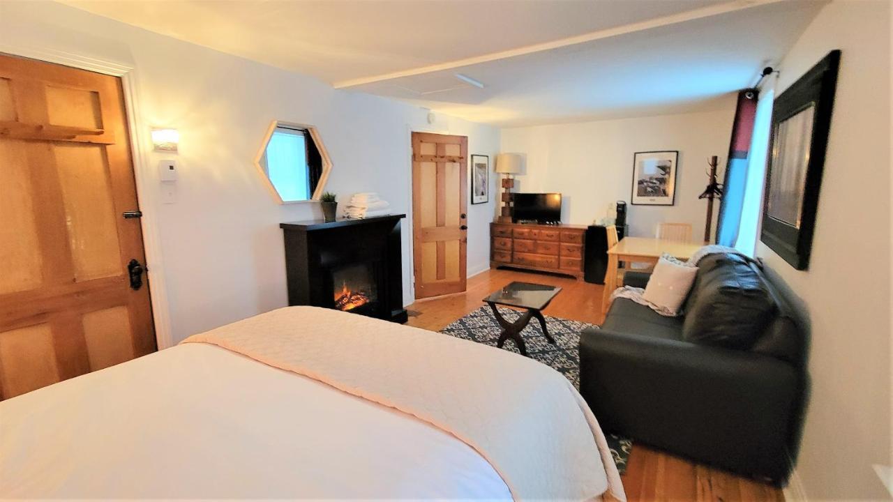 Auberge Du Vignoble Bromont Bagian luar foto