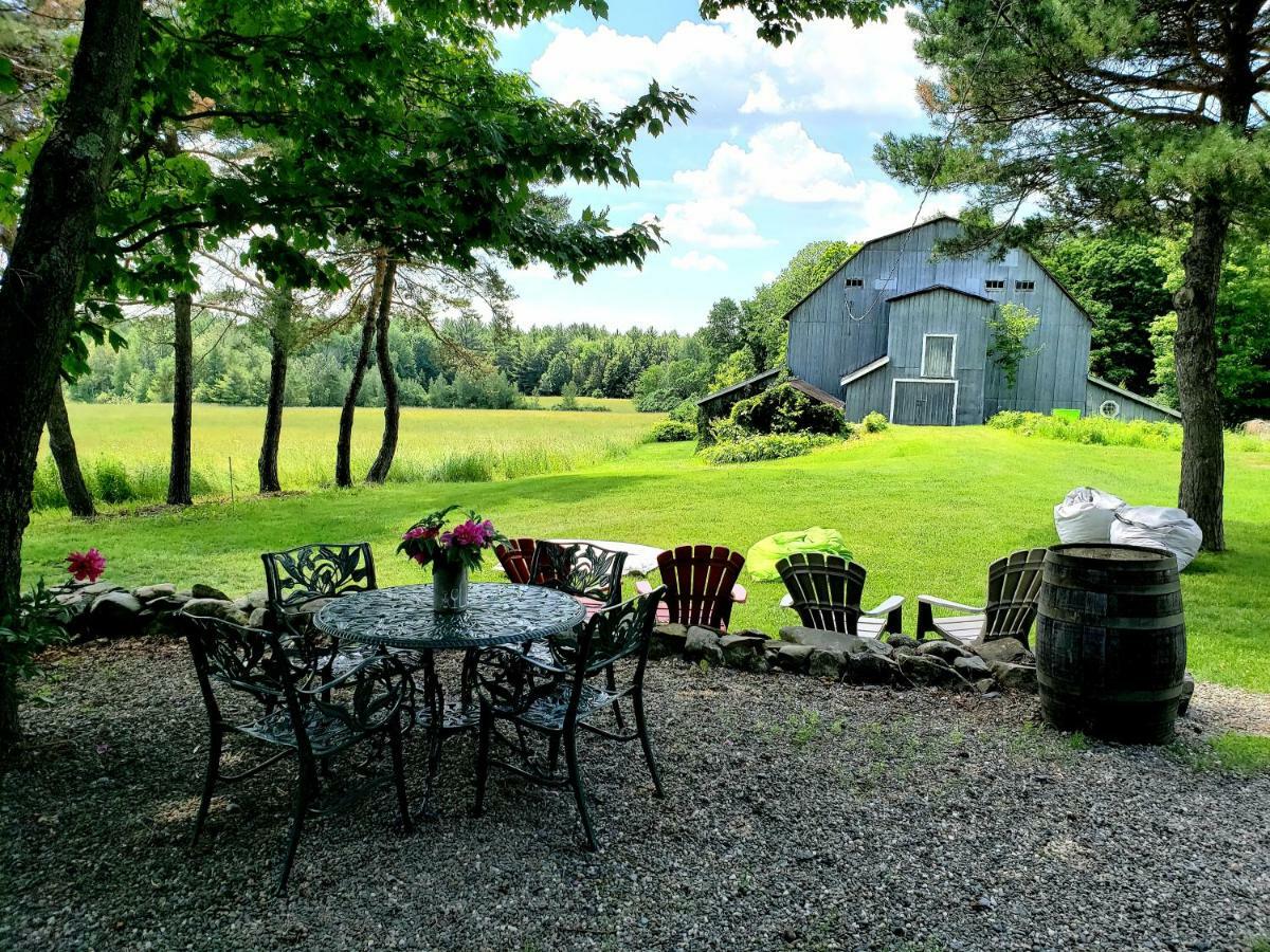 Auberge Du Vignoble Bromont Bagian luar foto