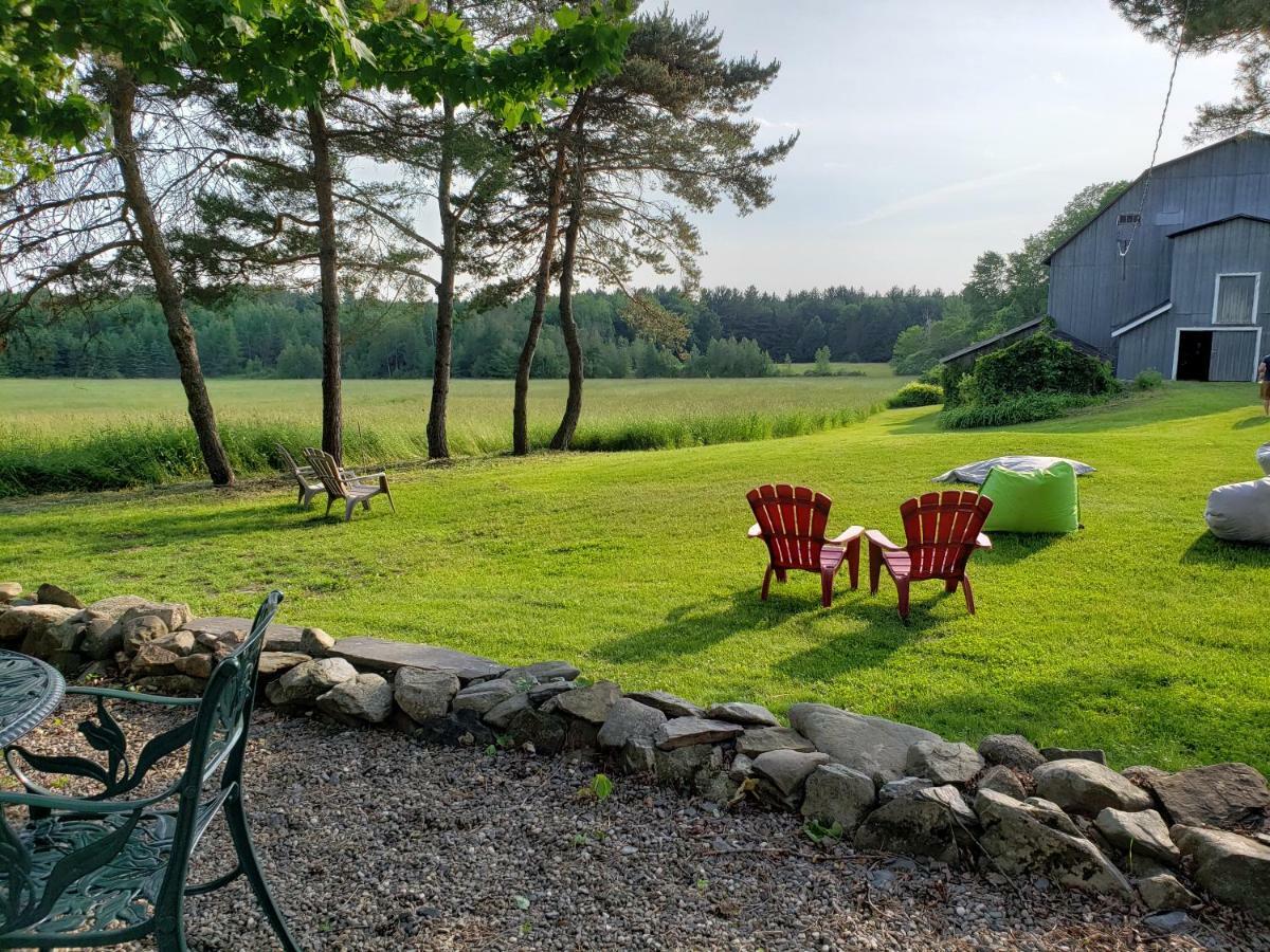 Auberge Du Vignoble Bromont Bagian luar foto