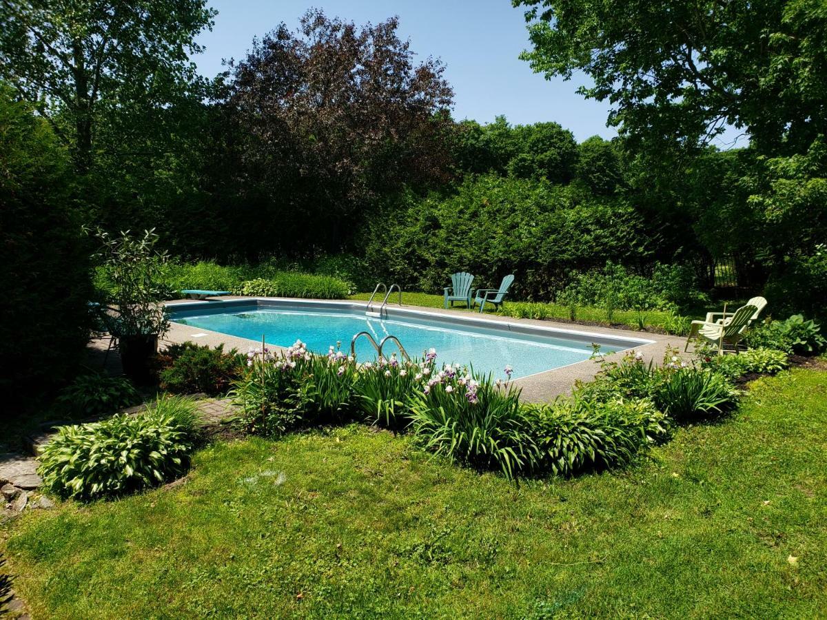 Auberge Du Vignoble Bromont Bagian luar foto